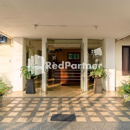 Cherry Pink Hotel Medan Mitra Reddoorz Exterior photo