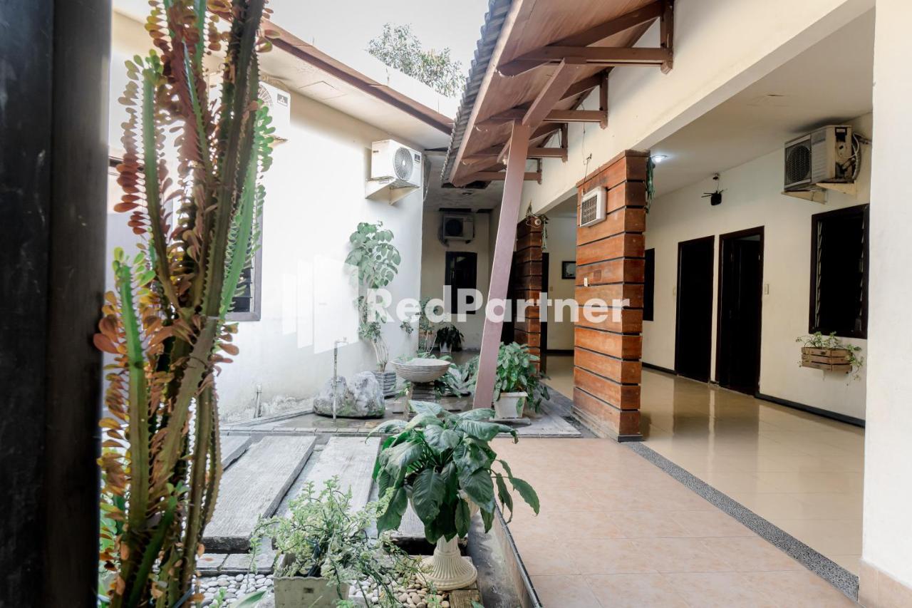 Cherry Pink Hotel Medan Mitra Reddoorz Exterior photo