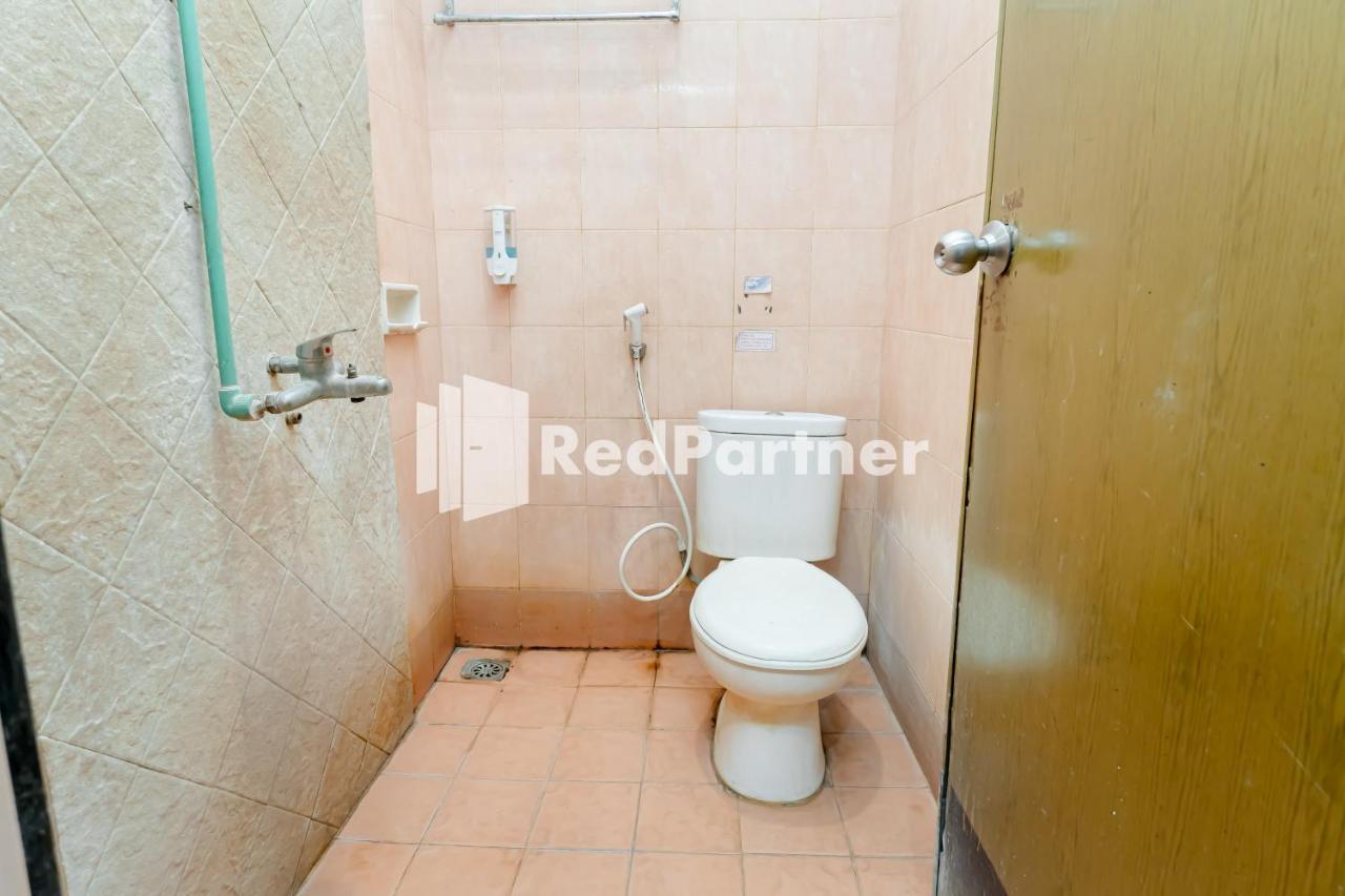Cherry Pink Hotel Medan Mitra Reddoorz Exterior photo