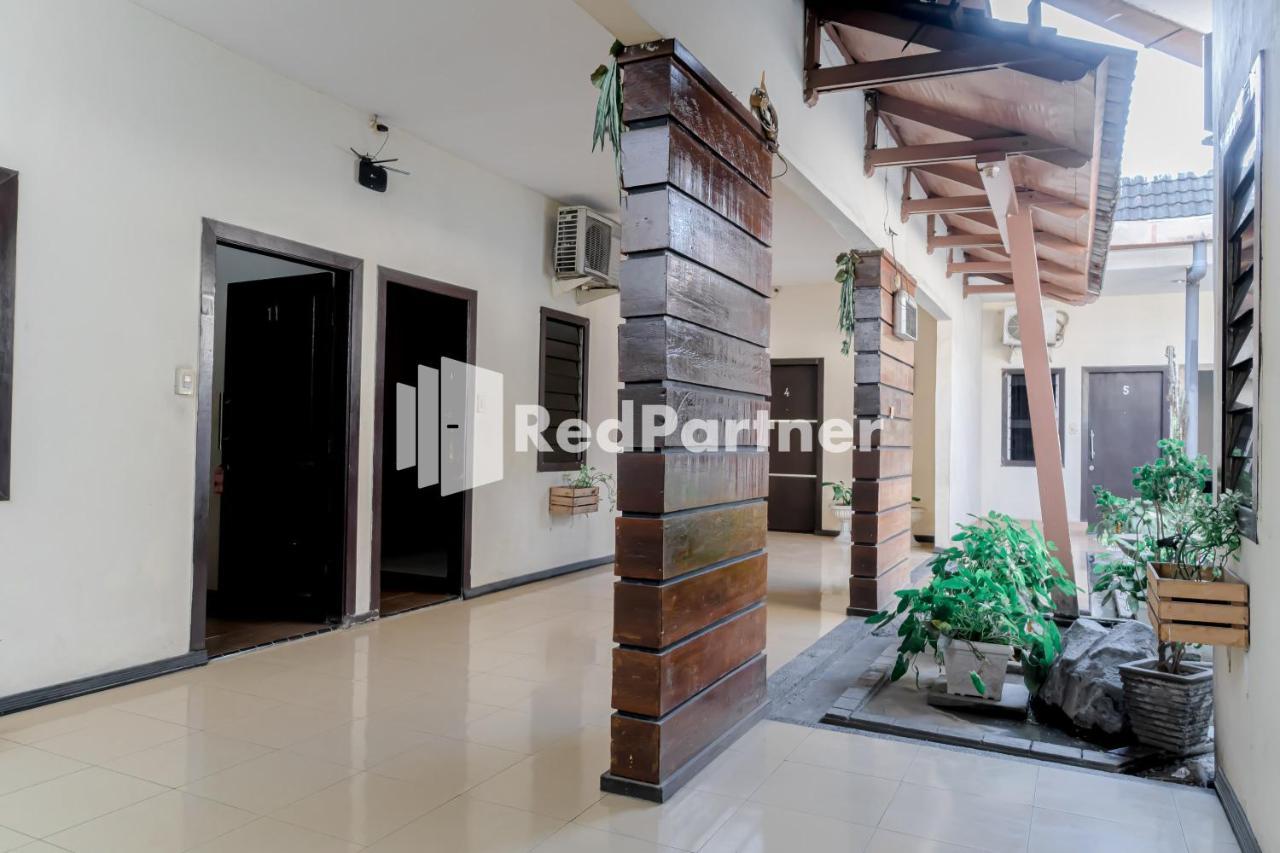 Cherry Pink Hotel Medan Mitra Reddoorz Exterior photo