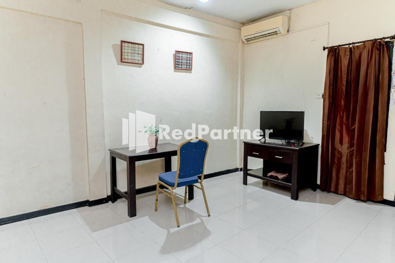 Cherry Pink Hotel Medan Mitra Reddoorz Exterior photo